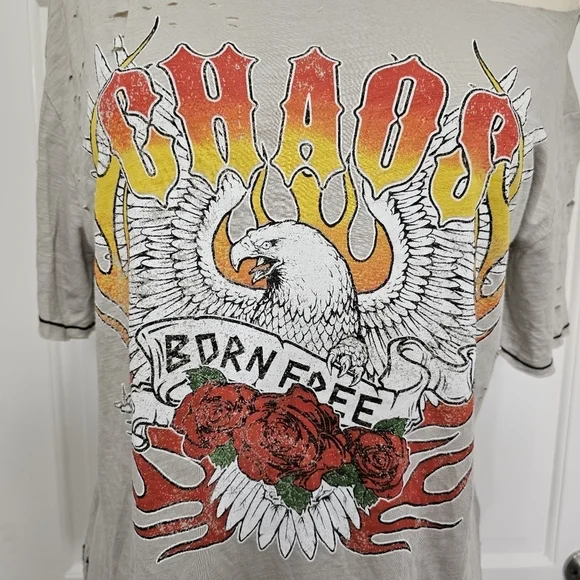 Emory Park Chaos Born Free Distressed Short Sleeve Graphic TShirt - Picture 6 of 17